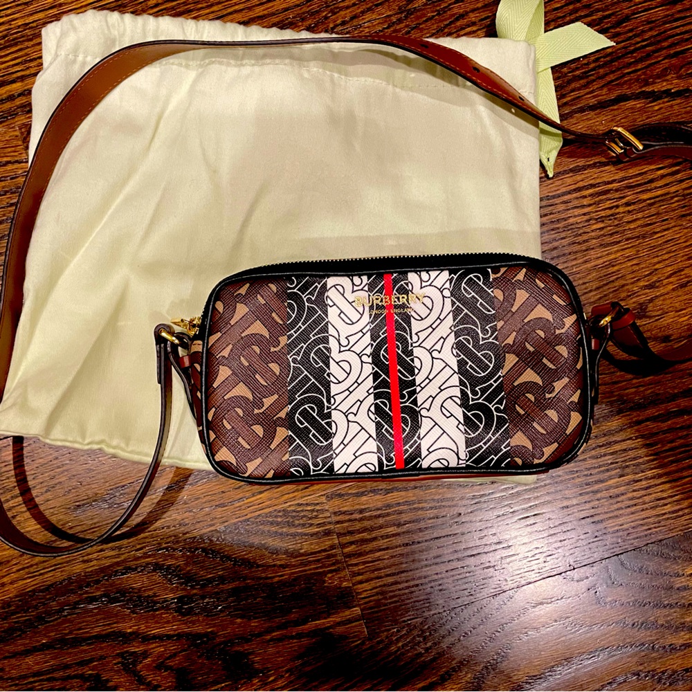 Burberry camera bag crossbody